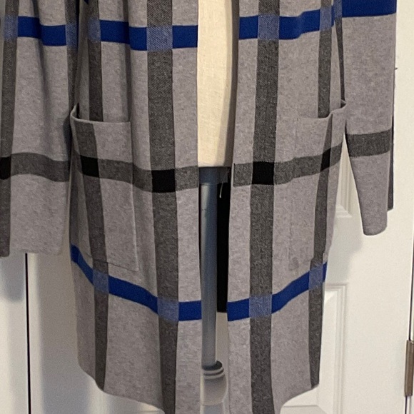 Tahari Gray and Blue Checkered Long Cardigan - Picture 3 of 7